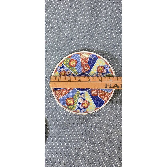 Two Japanese Imari ware plates - Picture 3 of 4